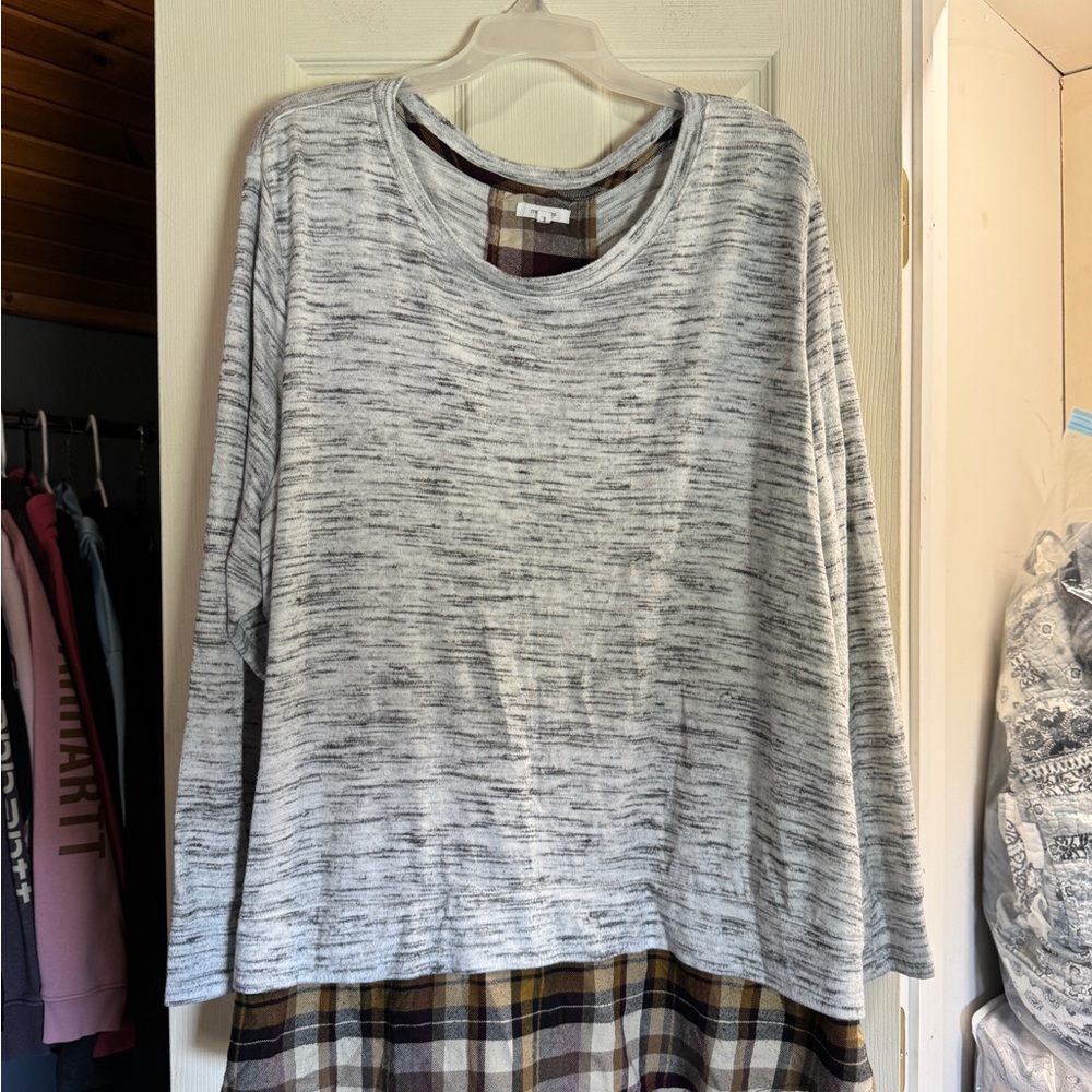 Maurices Gray Marled Top with Plaid Hem